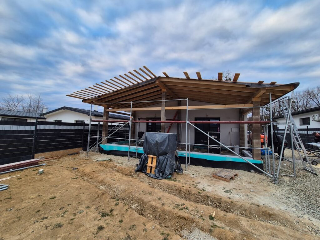 Predĺženie strechy a zastrešenie terasy v obci Jasenov